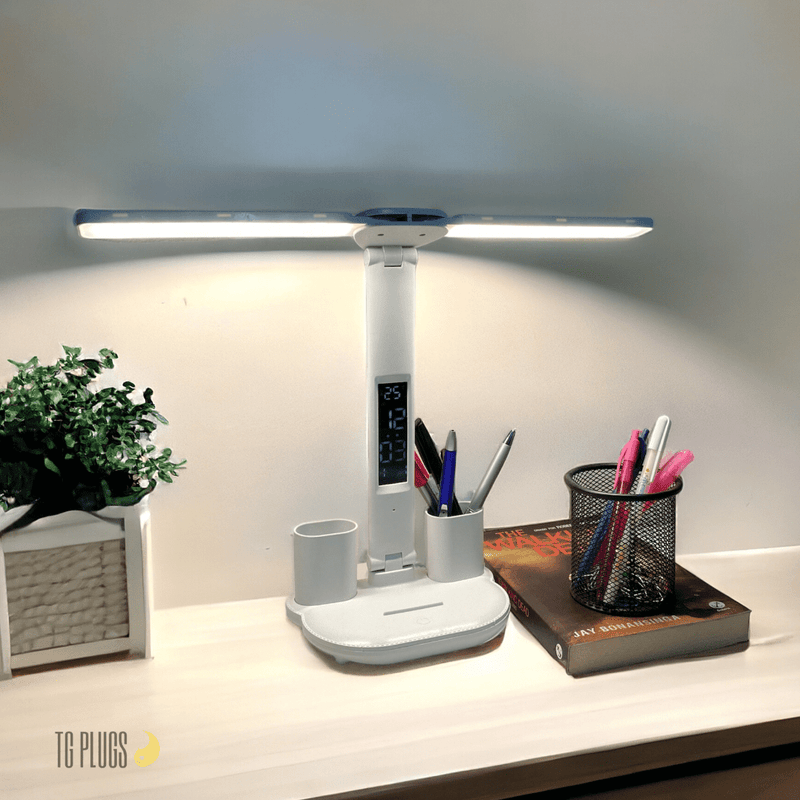 Luminária De Mesa LED Com Relógio e Porta Canetas