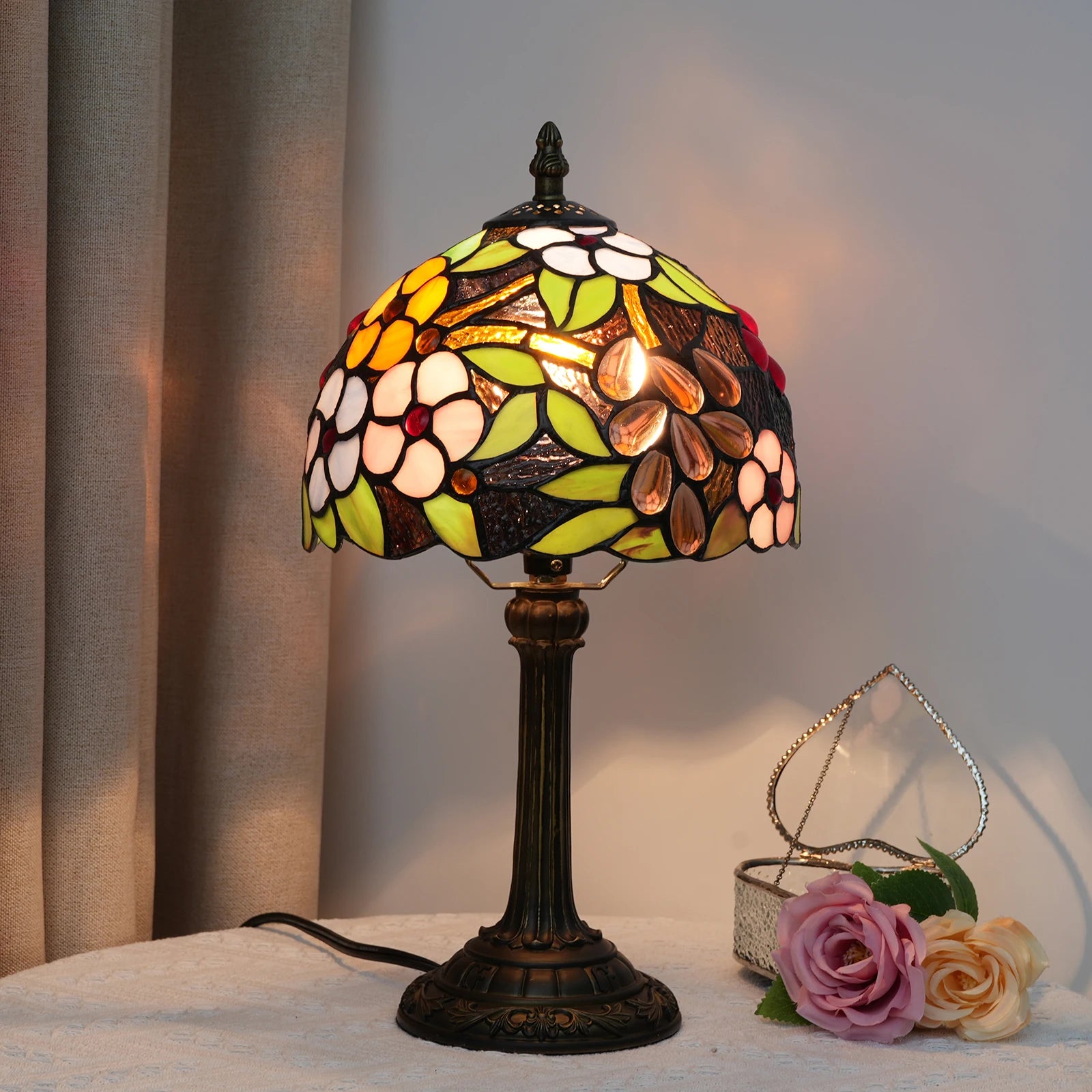 Abajur Tiffany de Mesa com Cúpula em Vidro Belle TG